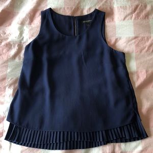 Banana Republic navy sleeveless blouse M
